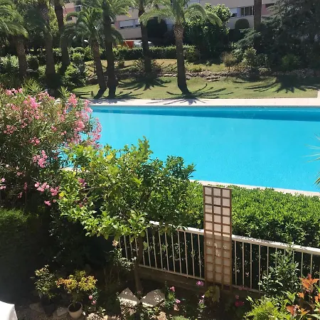 Apartment Agreable T1 Avec Piscine Et Parking Vallauris