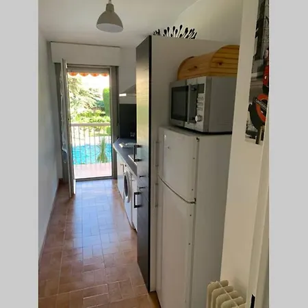 Apartamento Agreable T1 Avec Piscine Et Parking *